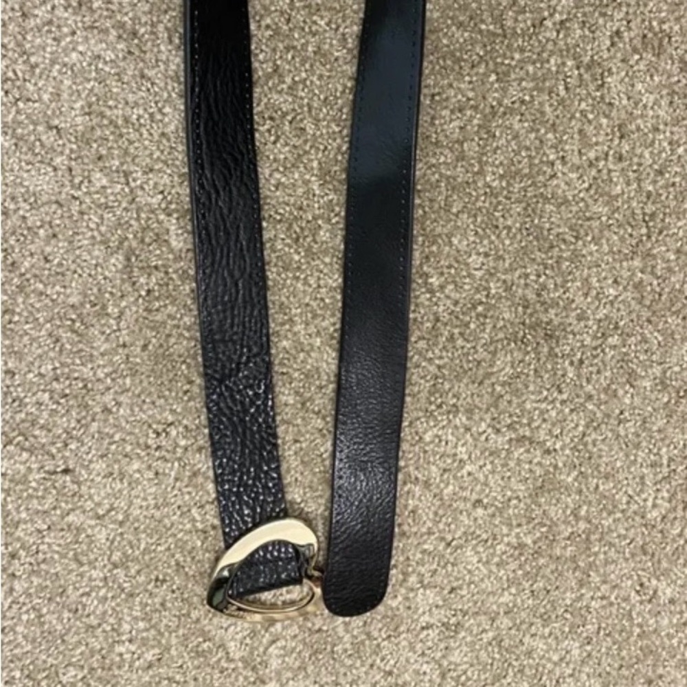 Gucci Black Leather Belt with Gold Heart Buckle - Picture 10 of 17